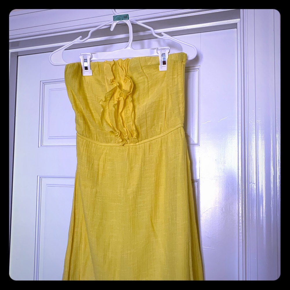 Yellow strapless dress